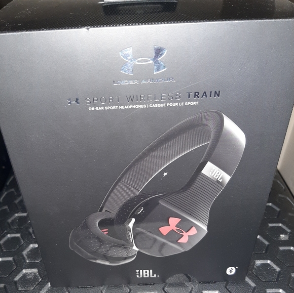 Under armour JBL sport headphones - Picture 2 of 5